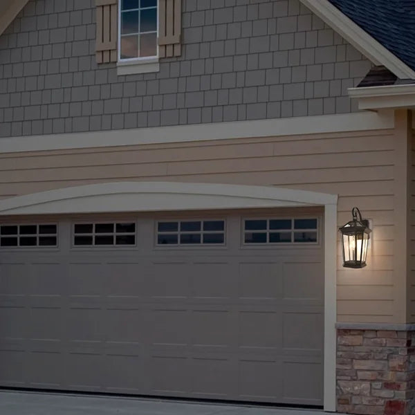 Lutec Traditional Outdoor Wall Light