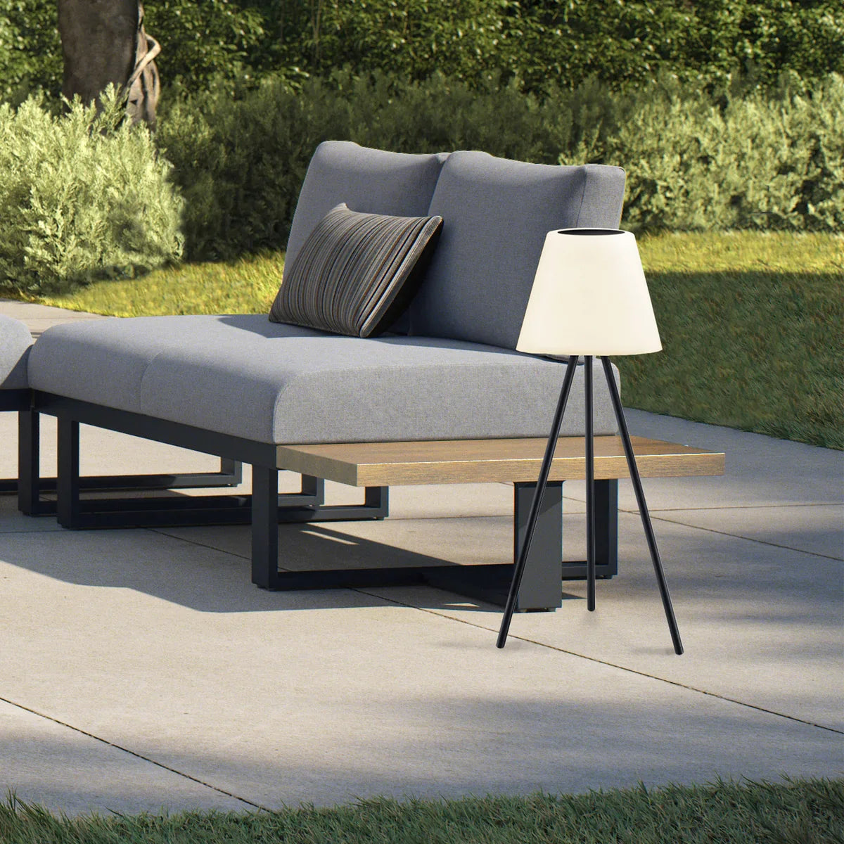 OVE Miami Solar Outdoor LED-integrated Floor Lamp
