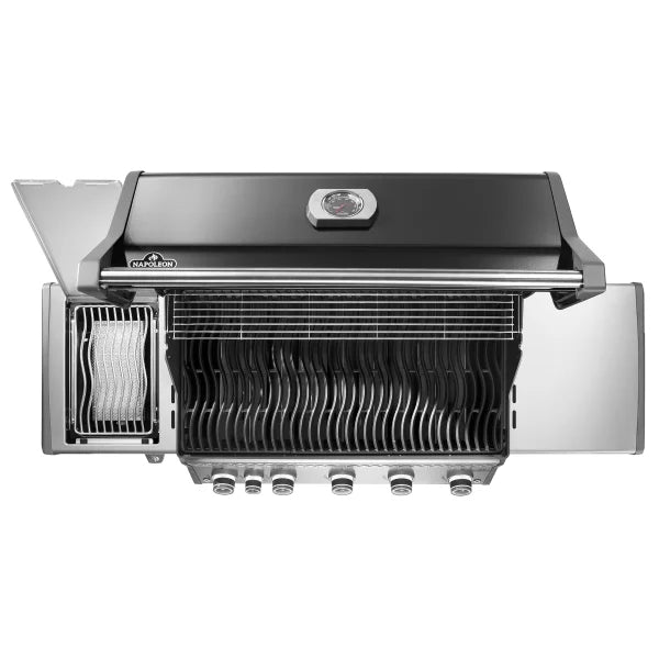 Napoleon Rogue PRO 625 Propane Gas BBQ with Cover