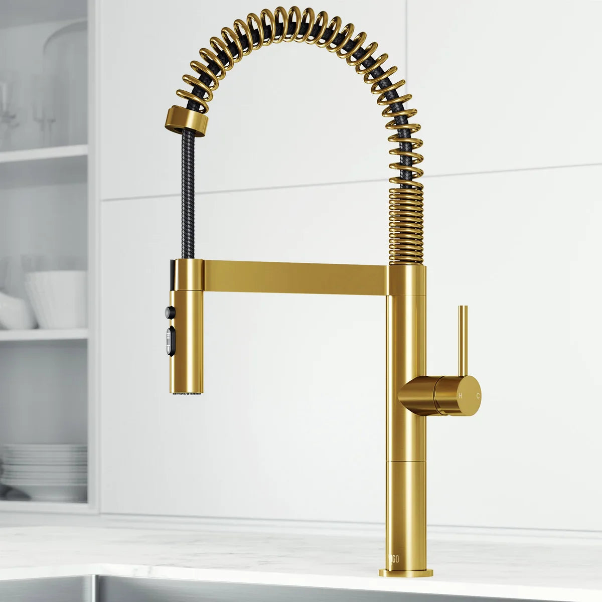 VIGO Edison Pro 20 in. Single handle Pull-Down Kitchen Faucet