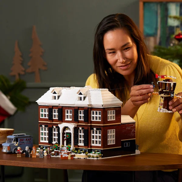 LEGO Ideas Home Alone with Bonus LEGO Architecture Paris