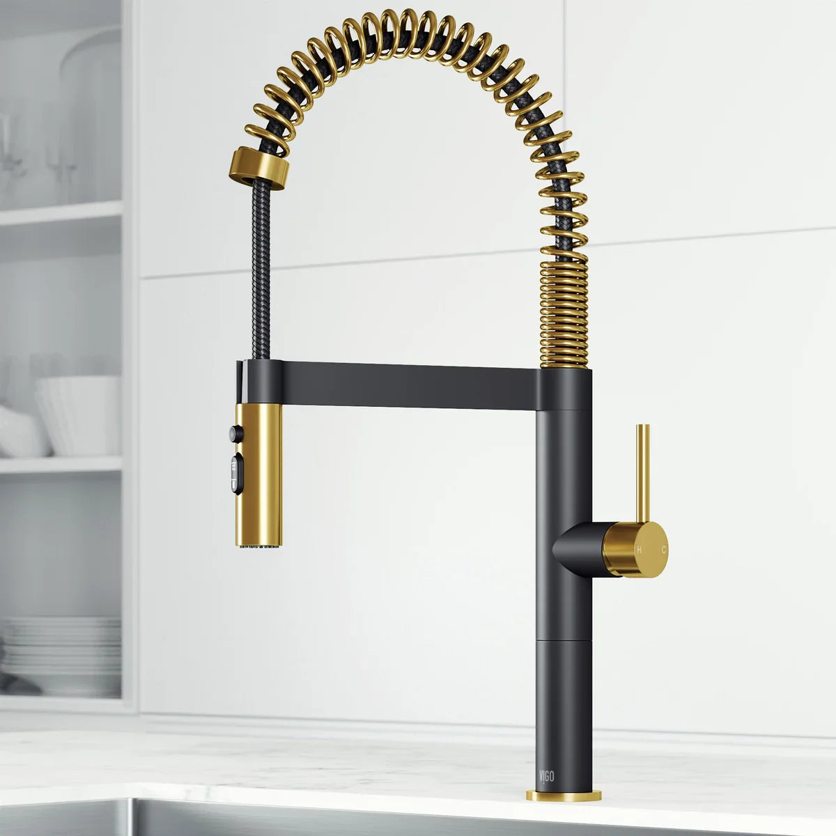 VIGO Edison Pro 20 in. Single handle Pull-Down Kitchen Faucet