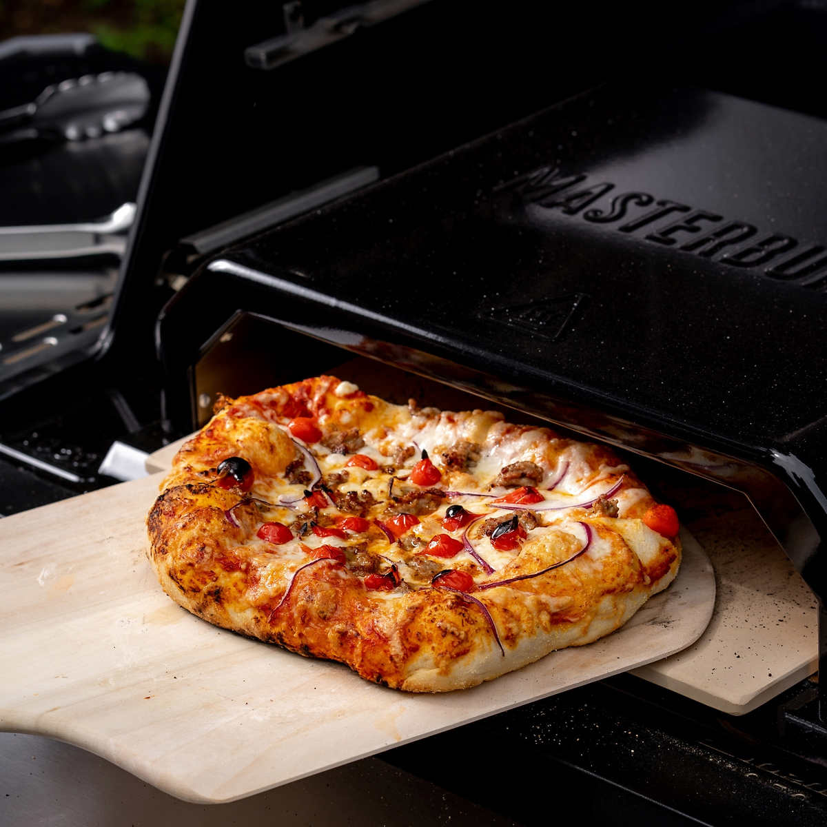 Gravity Series 900 Digital Charcoal BBQ & Smoker