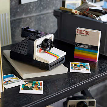 LEGO Ideas Polaroid OneStep SX-70 Camera