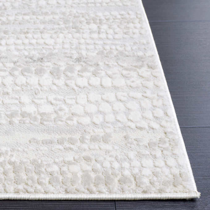 SAFAVIEH Hannah Collection Charm Indoor Area Rug